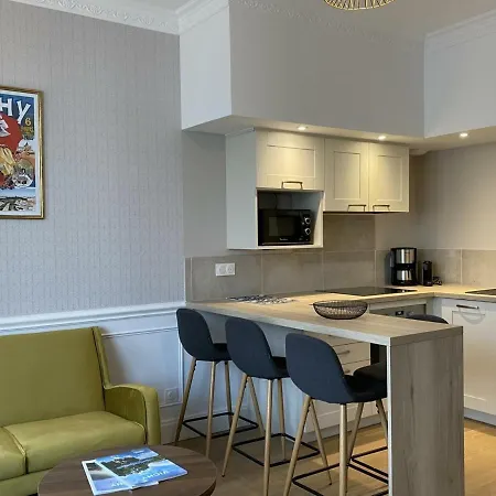 Apartment Equipe Au Coeur De - Confort Et Praticite - Fr-1-489-366 Vichy